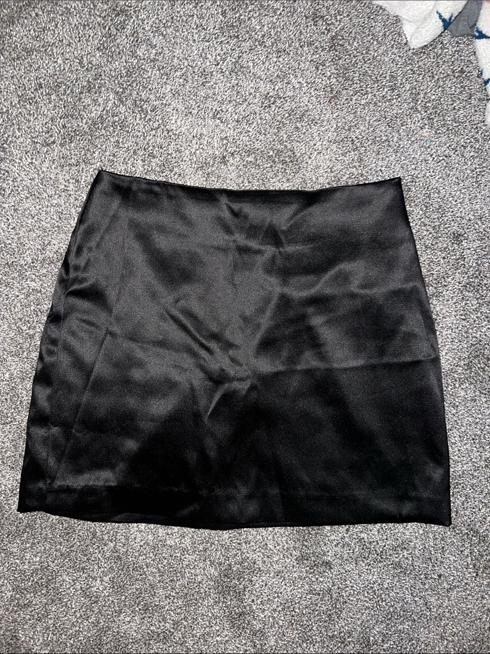 Forever 21 Classic Black Satin Mini Skirt